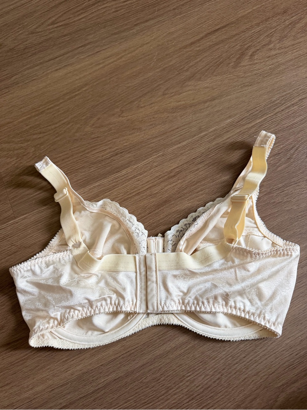 Playtex Ivory Lace Underwire Bra - Picture 6 of 7